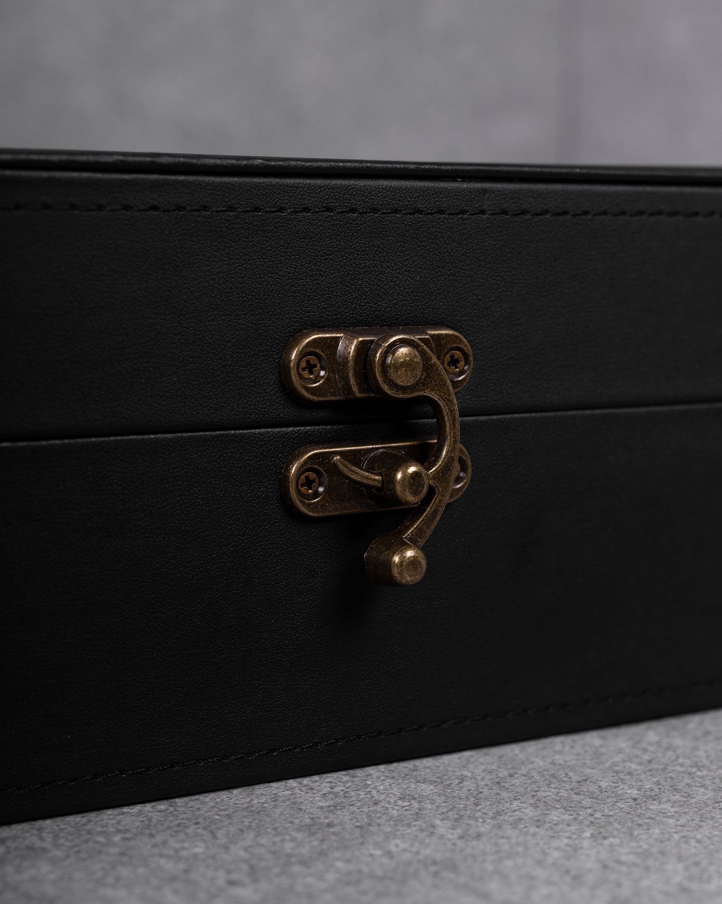 Tomaz TWBB06 Watch Box (Black Red)
