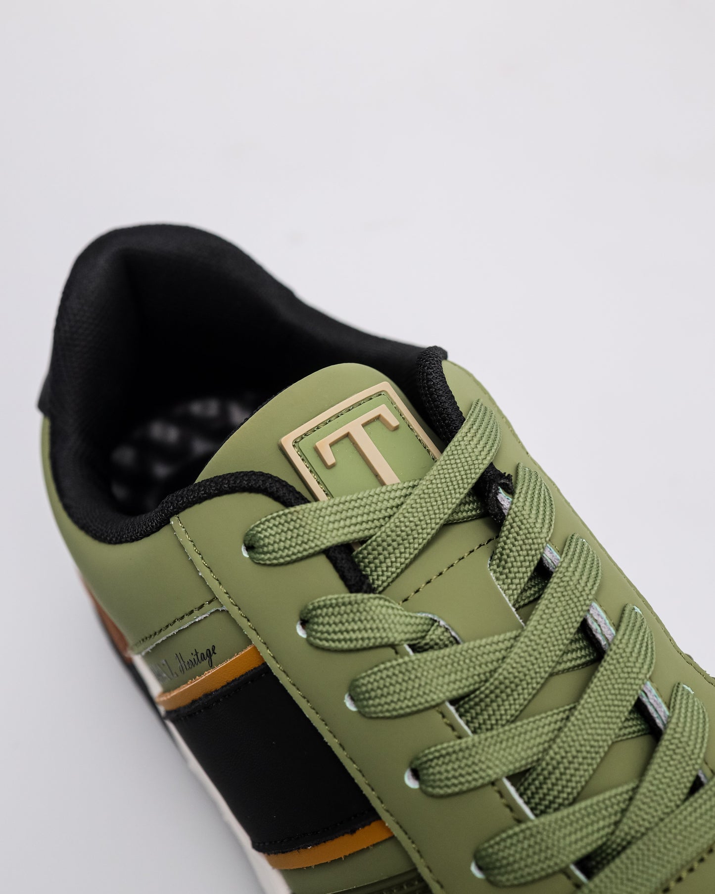 #color_green/black