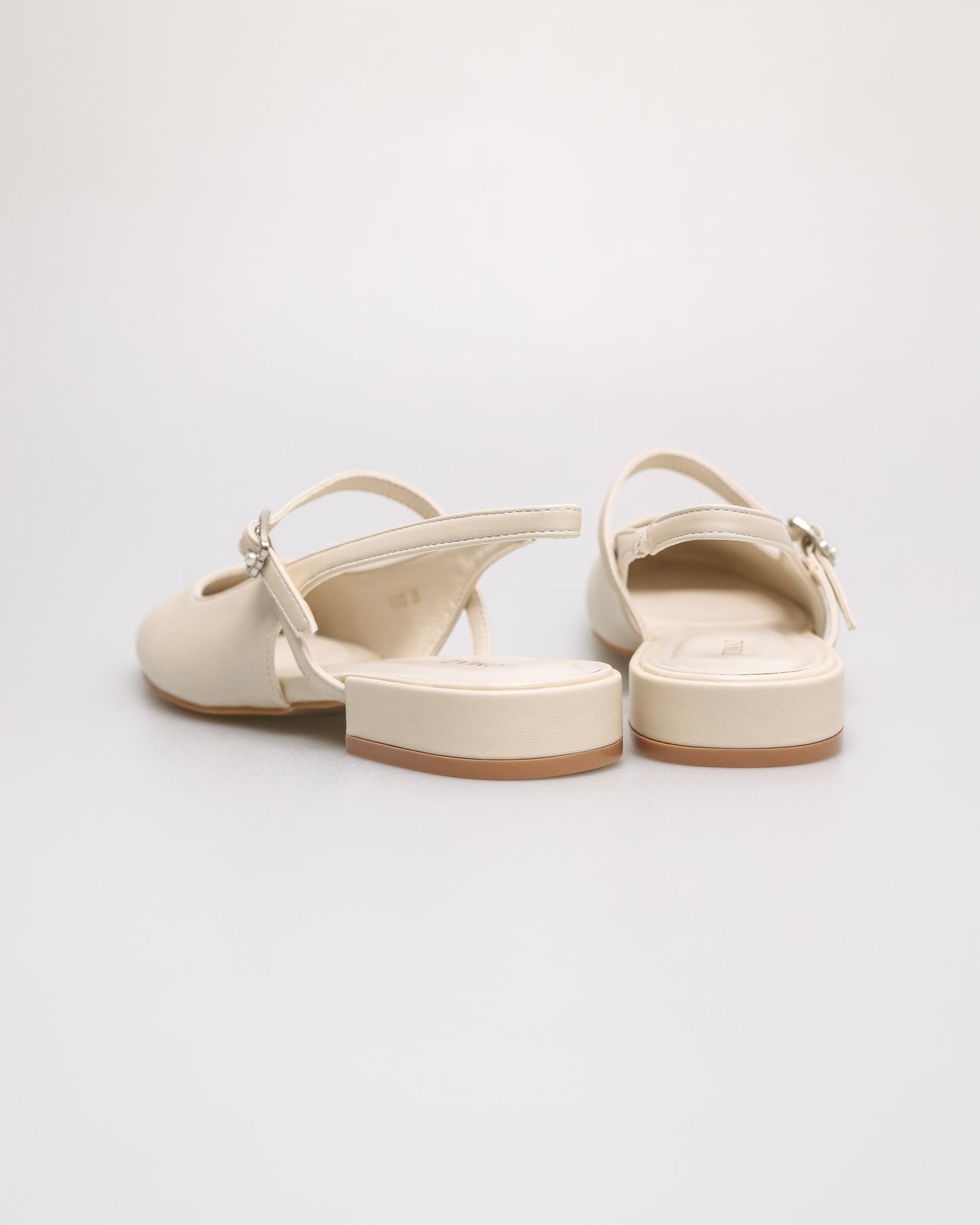 #color_ivory