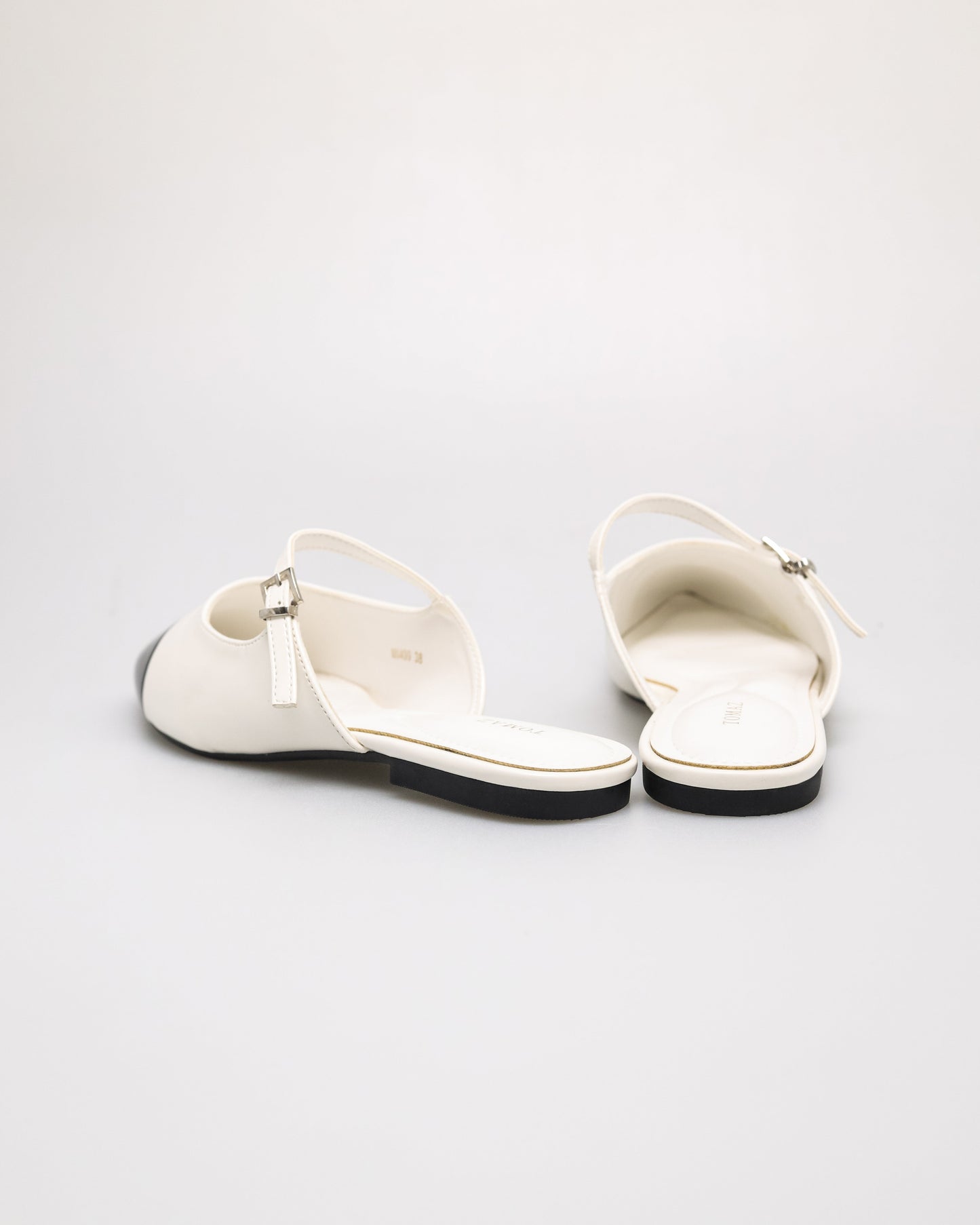 #color_white/black