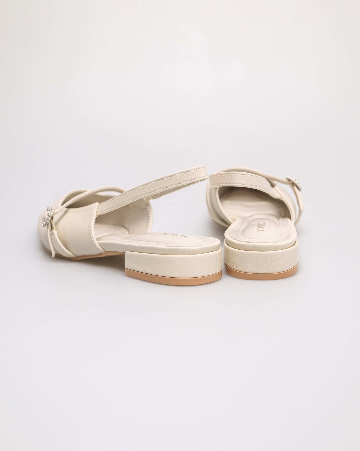 #color_ivory