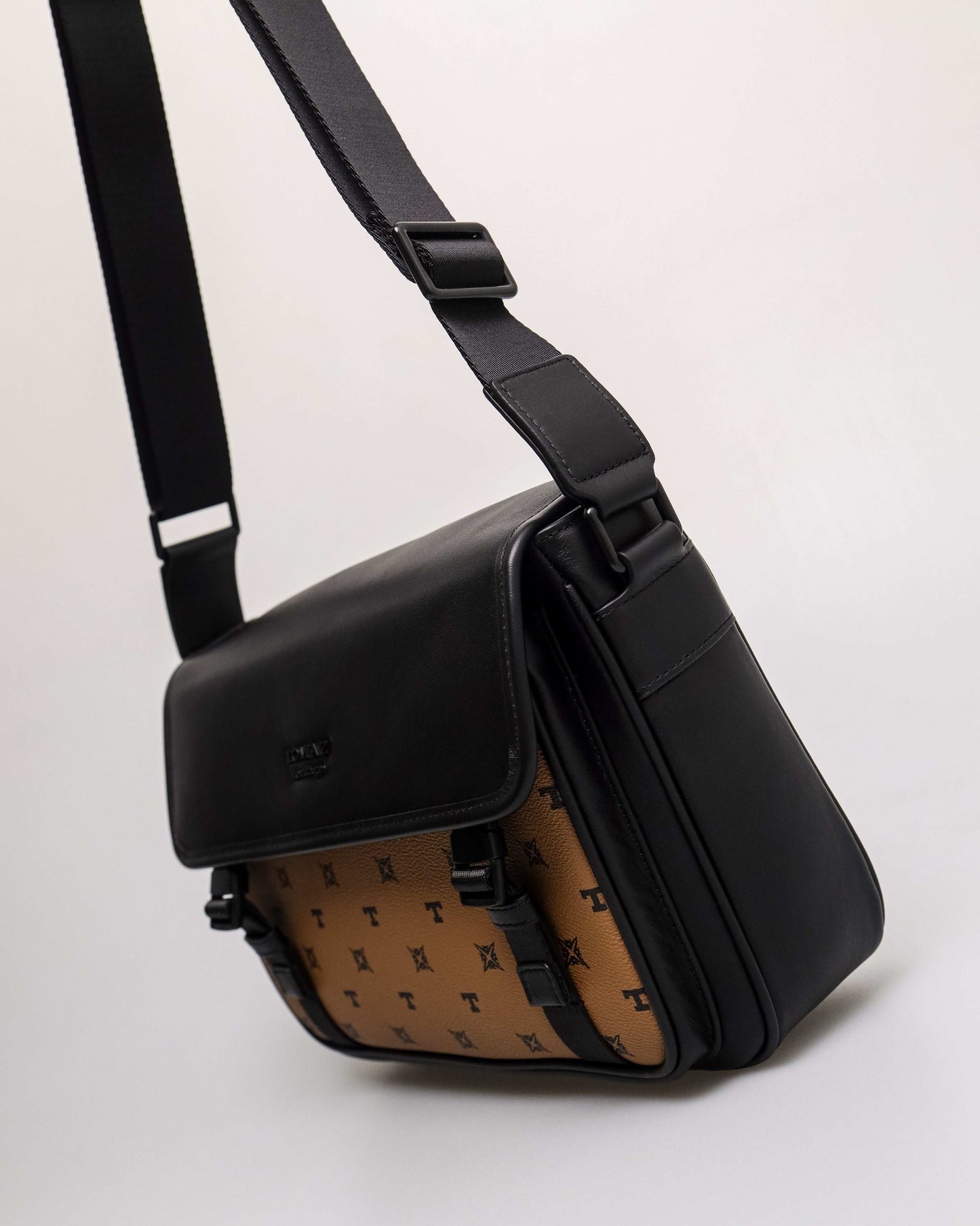 #color_tan/black