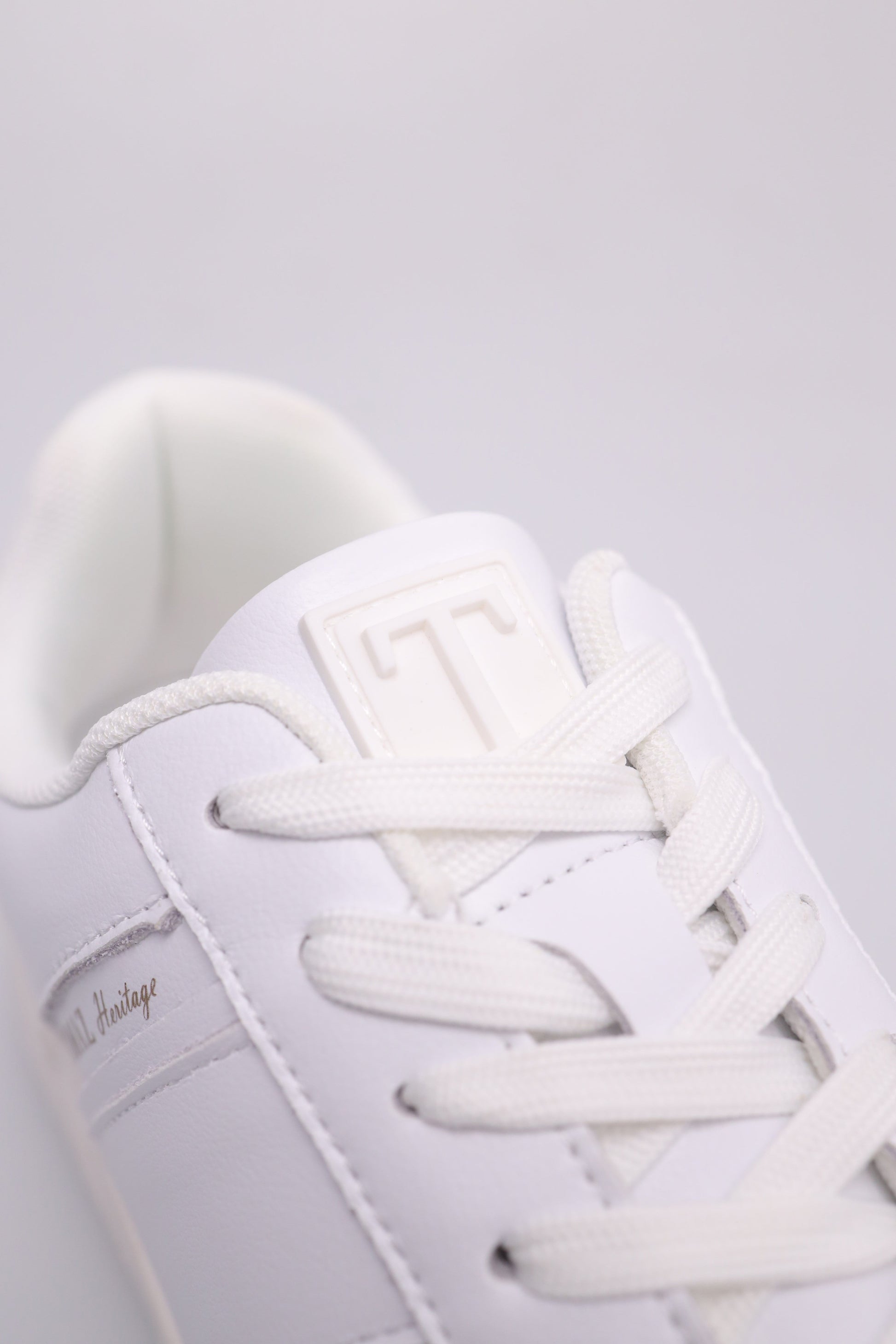 #color_white