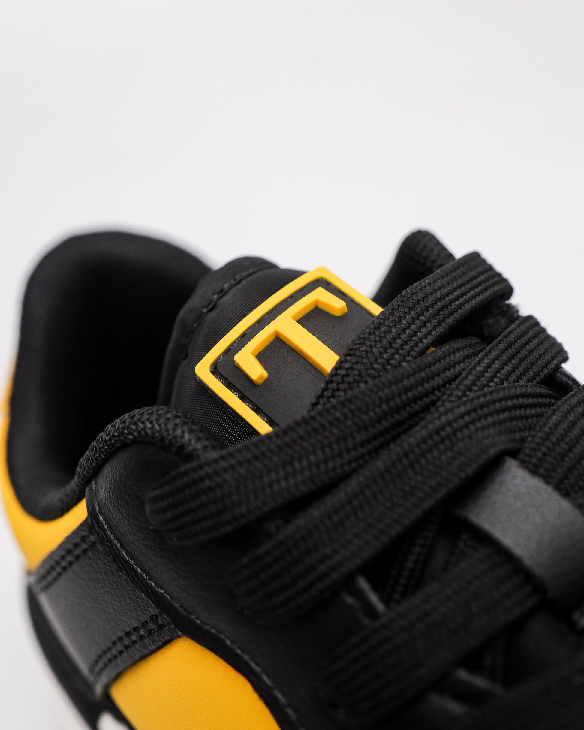 #color_black/yellow
