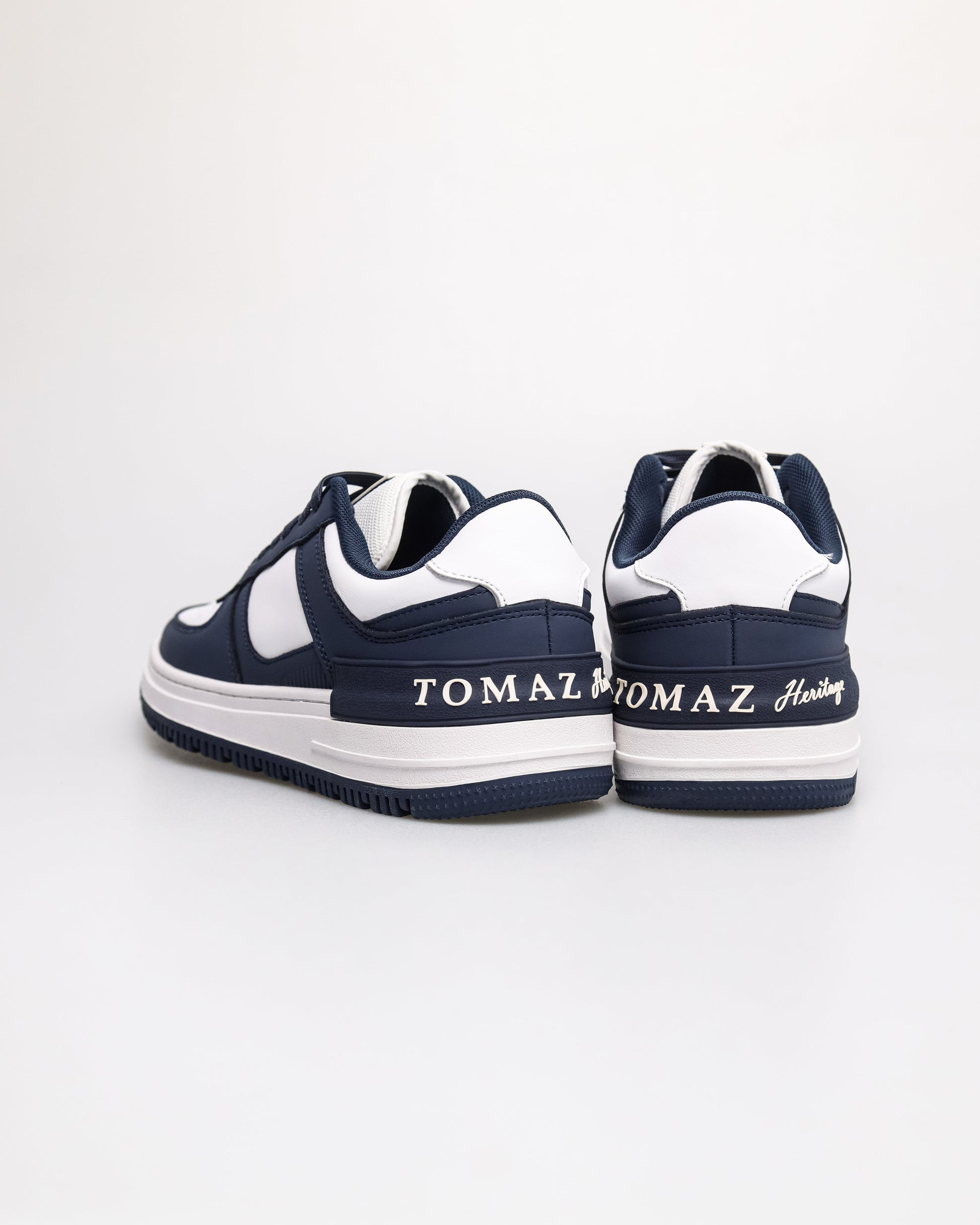 #color_navy/white