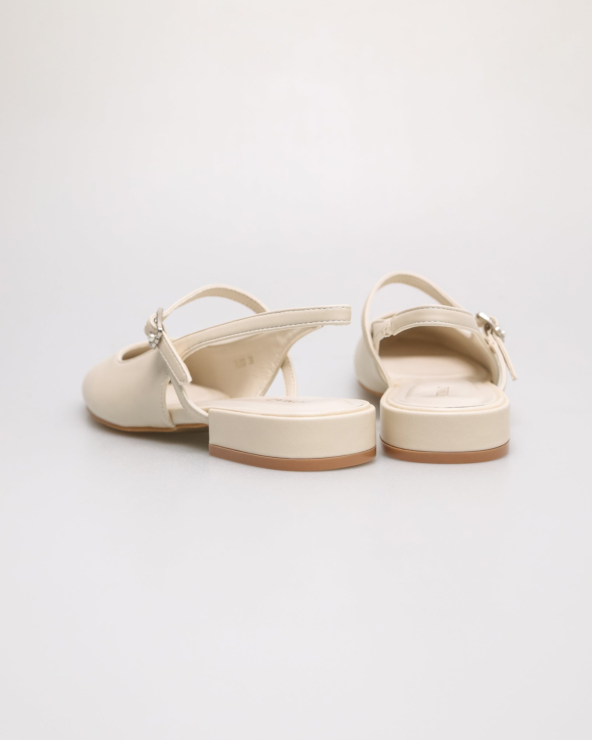 #color_ivory